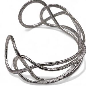 ❤️ Silver Tone Etched Cuff Bracelet